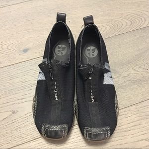 Merrell Barrado in Black